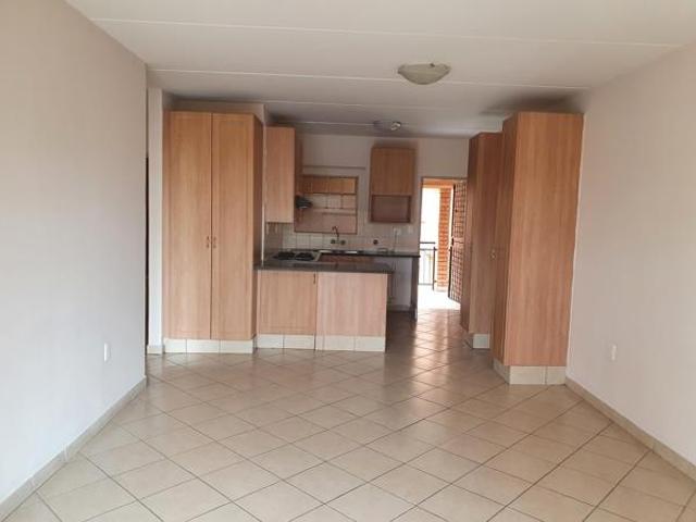 3 Bedroom Apartment in Paramount Estate