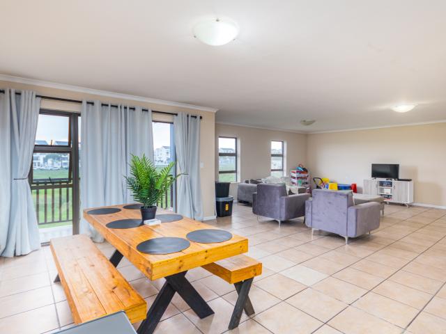 3 Bedroom Apartment in Parklands