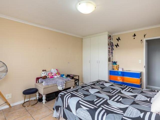 3 Bedroom Apartment in Parklands