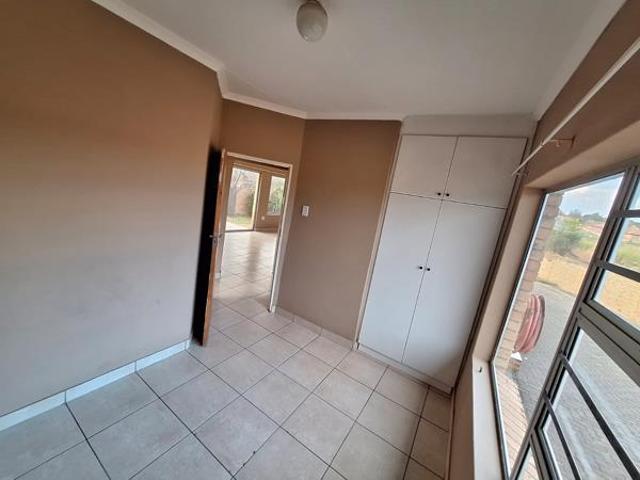 3 Bedroom Apartment in Pioneer Park