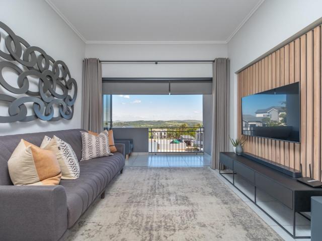 3 Bedroom Apartment in Pinehaven