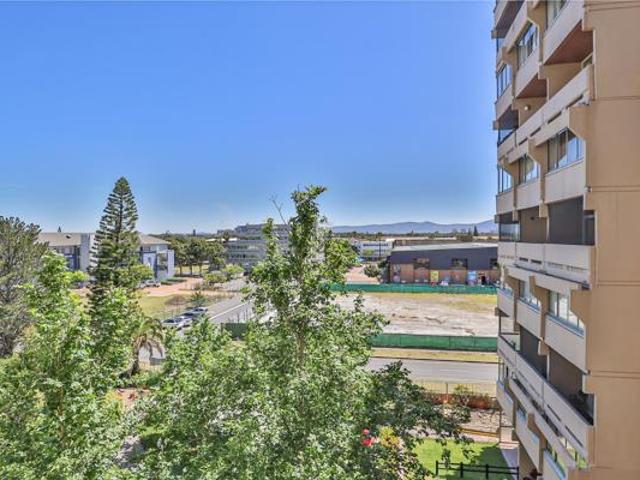 3 Bedroom Apartment in Pinelands