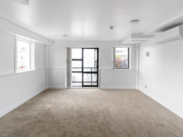 3 bedroom apartment in prime Parnell location!
