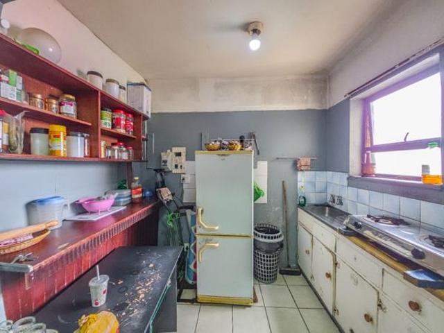 3 Bedroom Apartment in Quigney