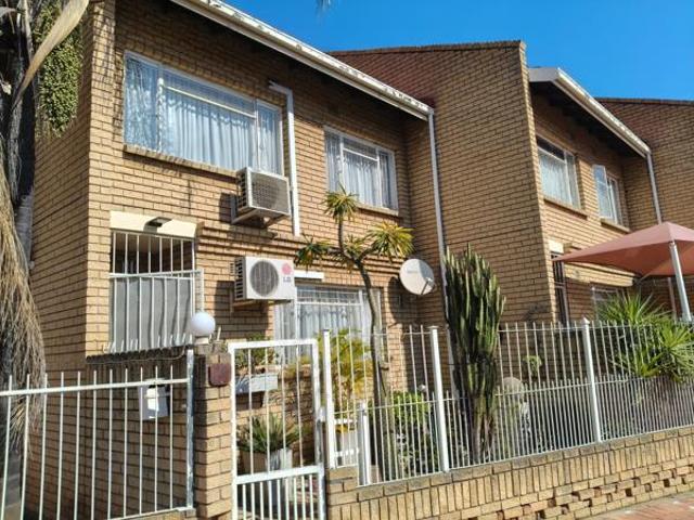 3 Bedroom Apartment in Rustenburg Central