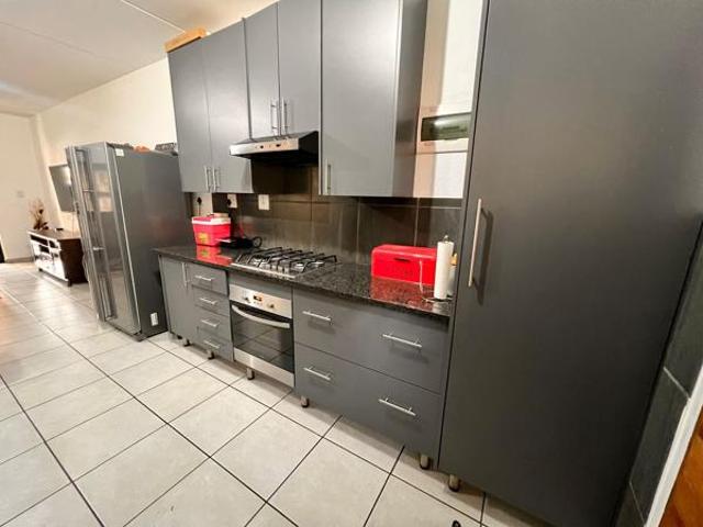 3 Bedroom Apartment in Ravenswood