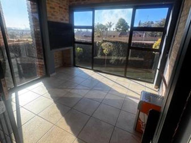 3 Bedroom Apartment in Rooihuiskraal