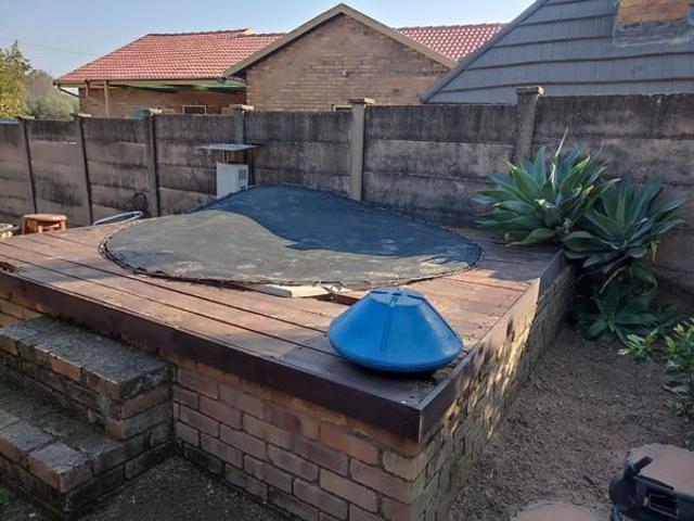 3 Bedroom Apartment in Rooihuiskraal