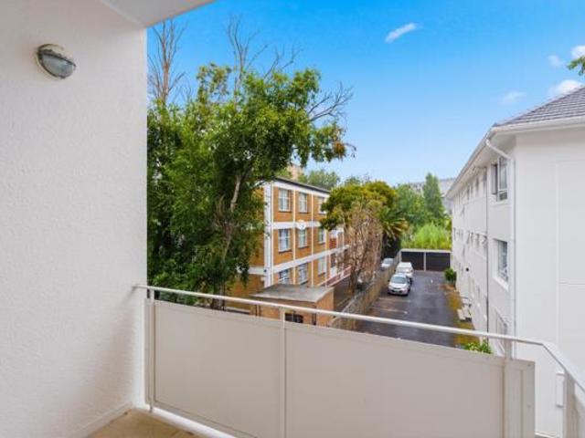 3 Bedroom Apartment in Rondebosch