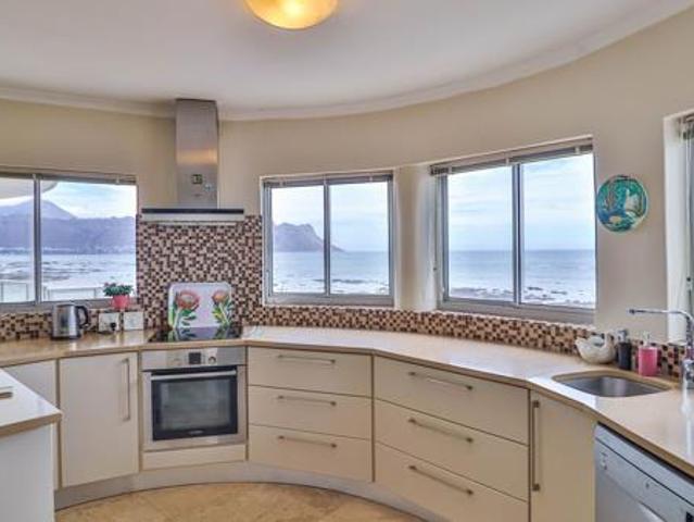 3 Bedroom Apartment in Strand Central
