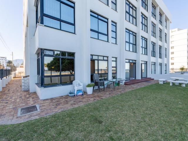 3 Bedroom Apartment in Strand North