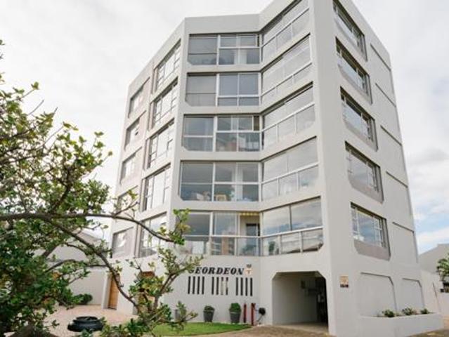 3 Bedroom Apartment in Strand North