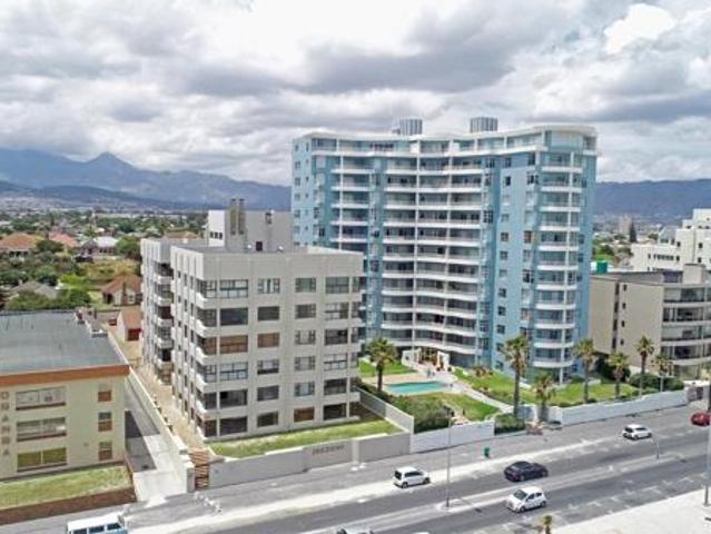 3 Bedroom Apartment in Strand North