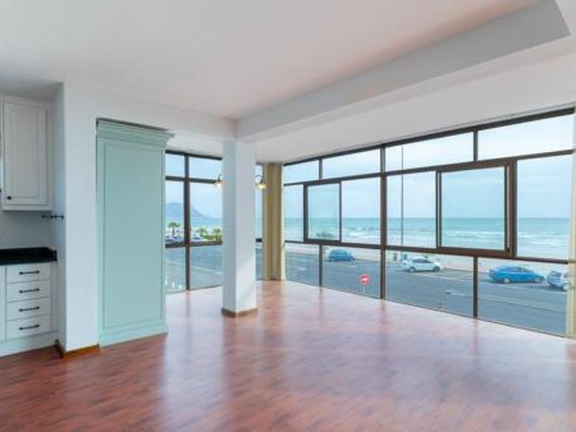 3 Bedroom Apartment in Strand North
