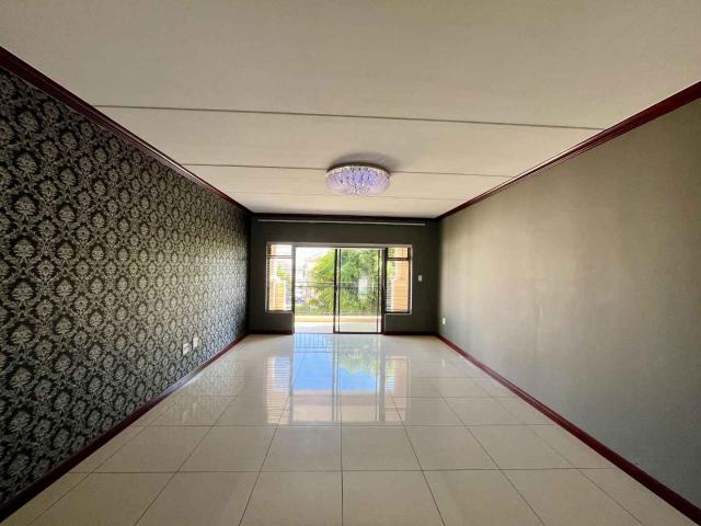 3 Bedroom Apartment in Summerset