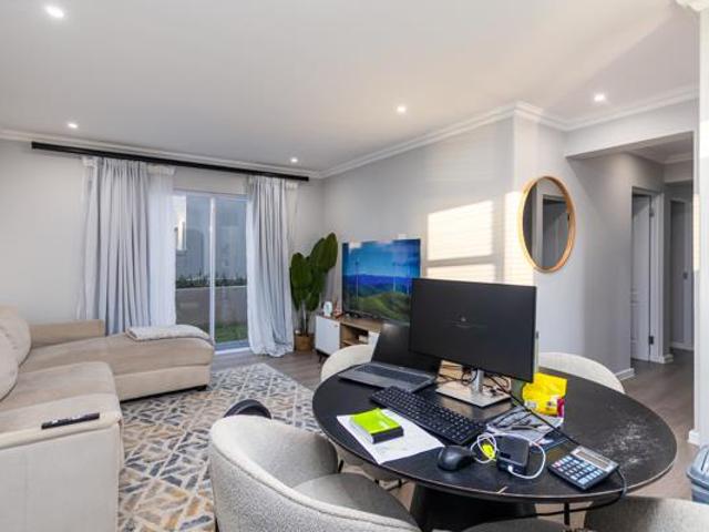 3 Bedroom Apartment in Sunningdale