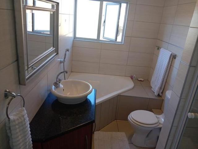 3 Bedroom Apartment in Sunninghill