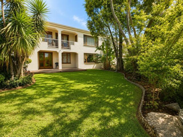 3 Bedroom Apartment in Sunninghill