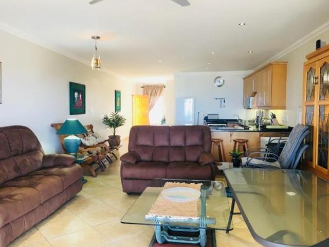 3 Bedroom Apartment in Saint Michaels on Sea