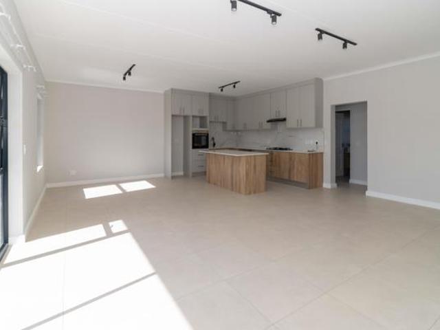 3 Bedroom Townhouse in Sandown