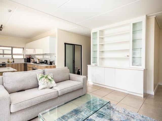 3 Bedroom Apartment in Sandown