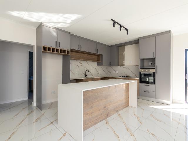 3 Bedroom Apartment in Sandown