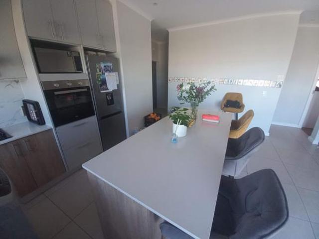 3 Bedroom Apartment in Sandown
