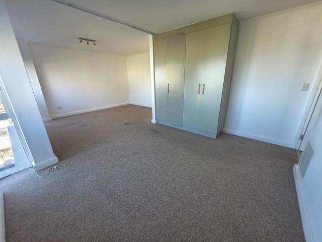 3 Bedroom Apartment in Sea Point
