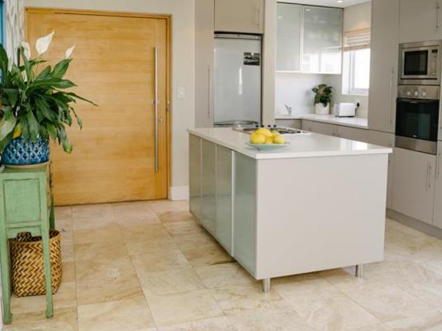 3 Bedroom Apartment in Sea Point