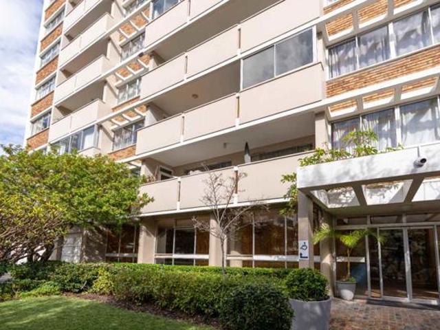 3 Bedroom Apartment in Sea Point
