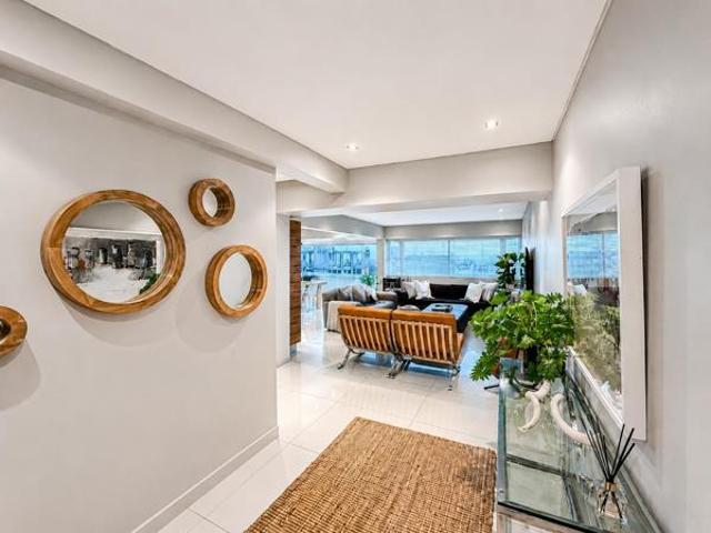 3 Bedroom Apartment in Sea Point