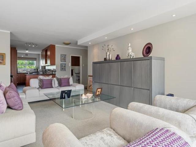 3 Bedroom Apartment in Sea Point