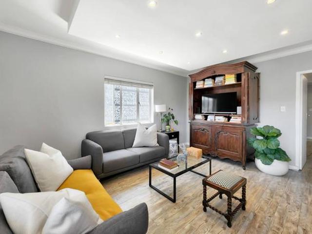 3 Bedroom Apartment in Sea Point