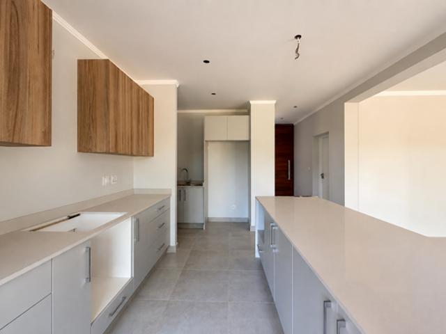 3 Bedroom Apartment in Shakas Rock