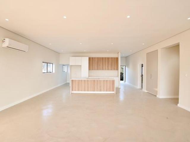 3 Bedroom Apartment in Shakas Rock