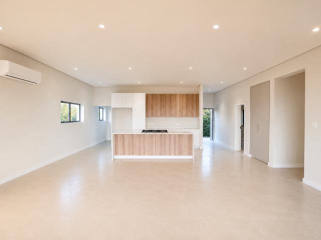 3 Bedroom Apartment in Shakas Rock