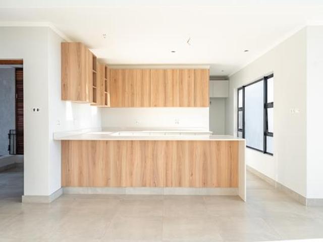 3 Bedroom Apartment in Shakas Rock