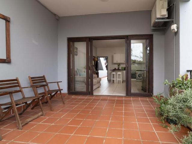 3 Bedroom Apartment in Sheffield Beach