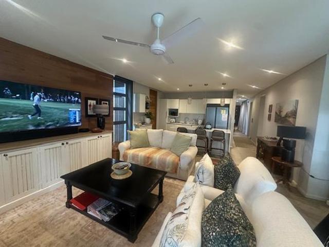 3 Bedroom Apartment in Sheffield Beach