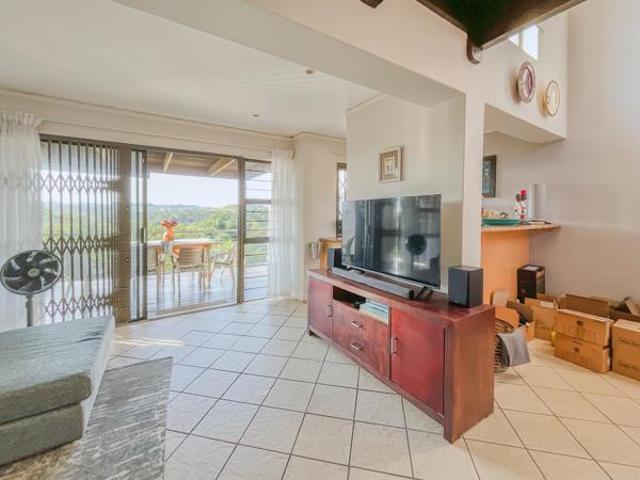 3 Bedroom Apartment in Sheffield Beach