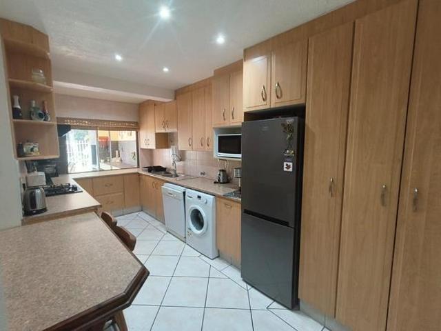 3 Bedroom Apartment in Shelly Beach