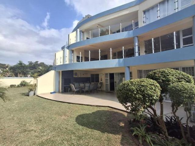 3 Bedroom Apartment in Shelly Beach