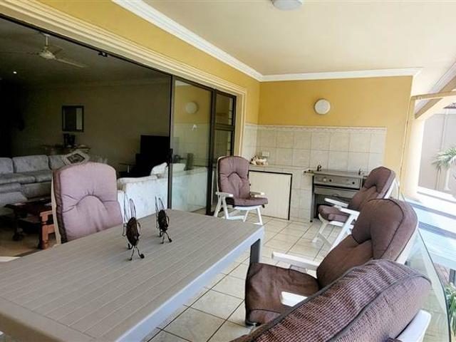 3 Bedroom Apartment in Shelly Beach