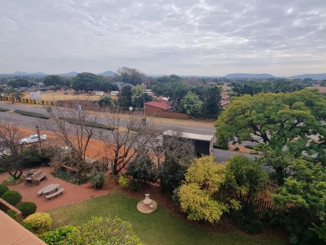 3 Bedroom Apartment in Sinoville