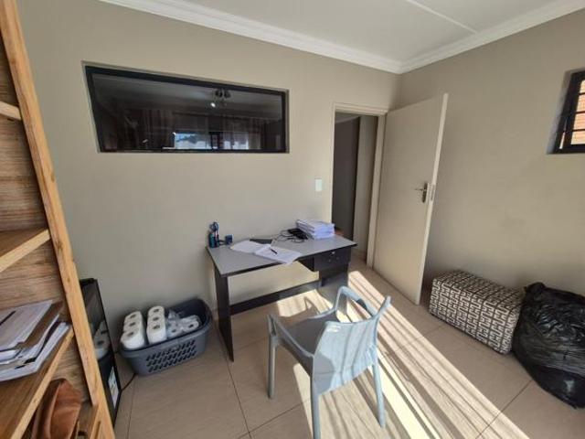3 Bedroom Apartment in Sinoville