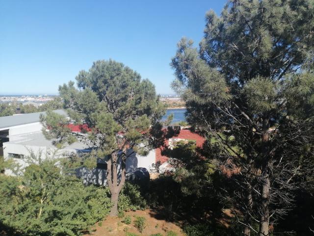3 Bedroom Apartment in Somerset Lakes