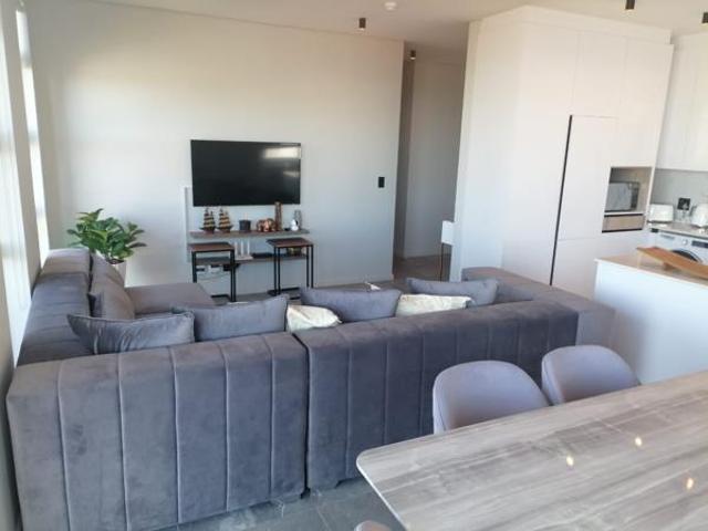 3 Bedroom Apartment in Somerset Lakes