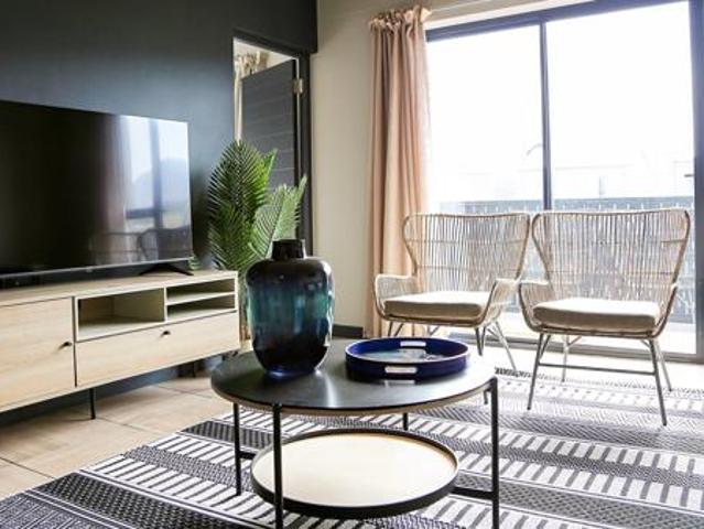 3 Bedroom Apartment in Somerset West Central