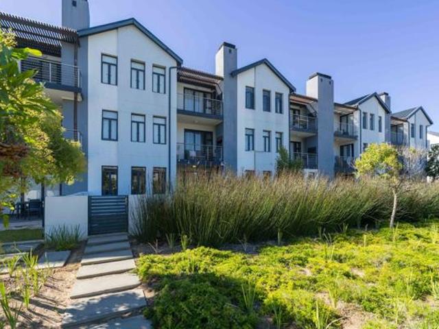 3 Bedroom Apartment in Somerset West Central