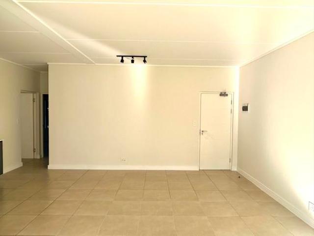 3 Bedroom Apartment in Somerset West Central